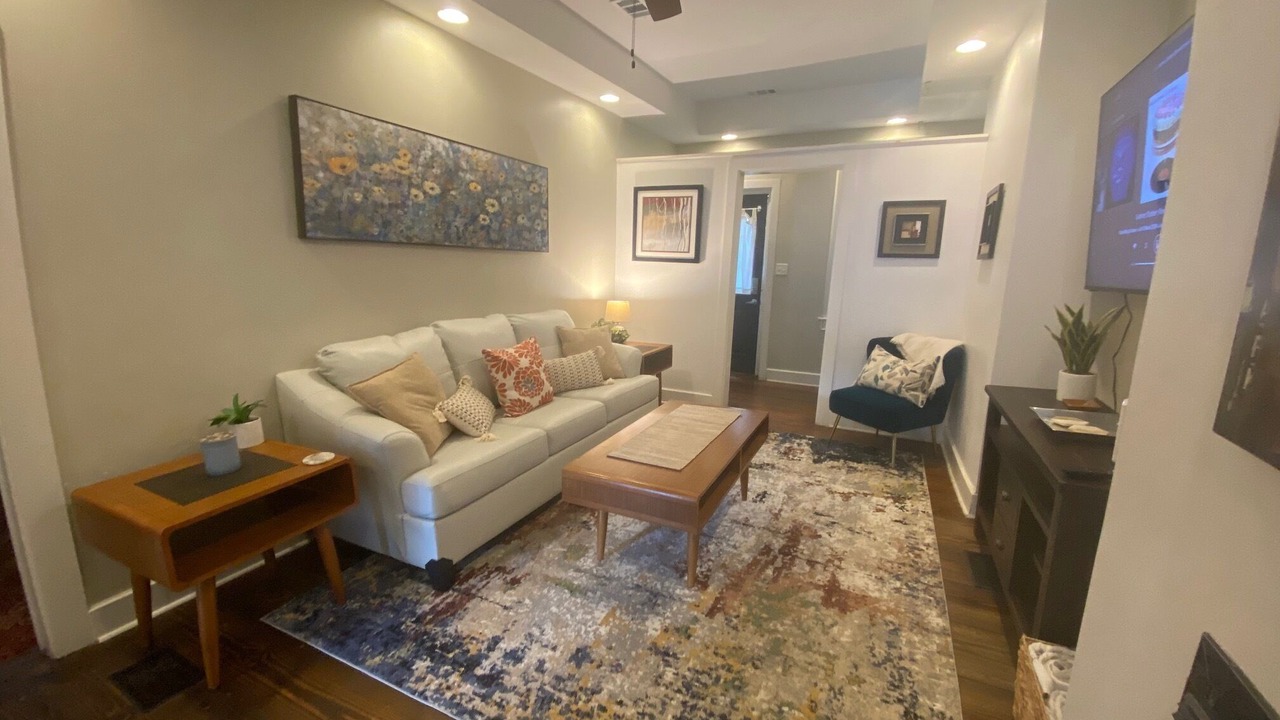Photo of Livingroom in Beach Institute