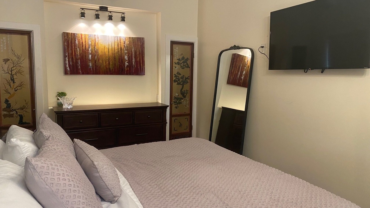 Photo of Bedroom in Beach Institute