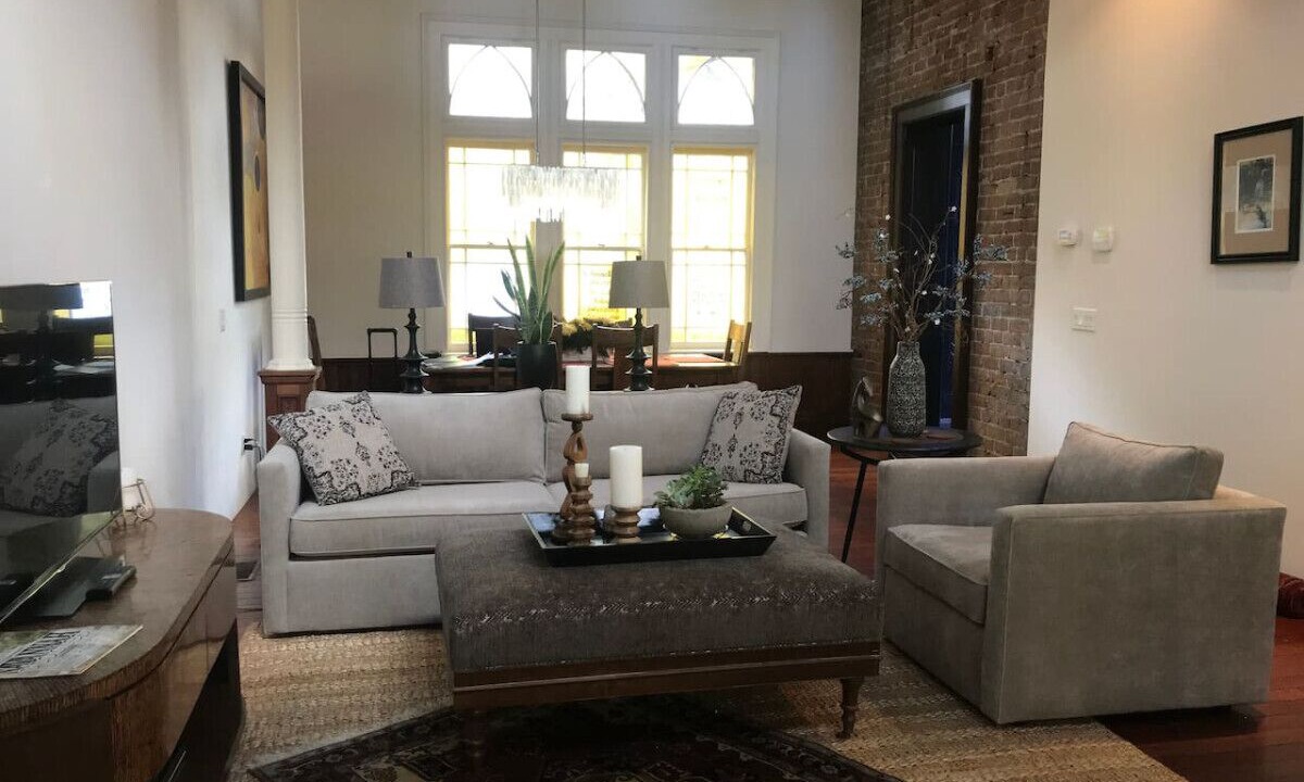 Photo of Livingroom in Savannah Victorian District