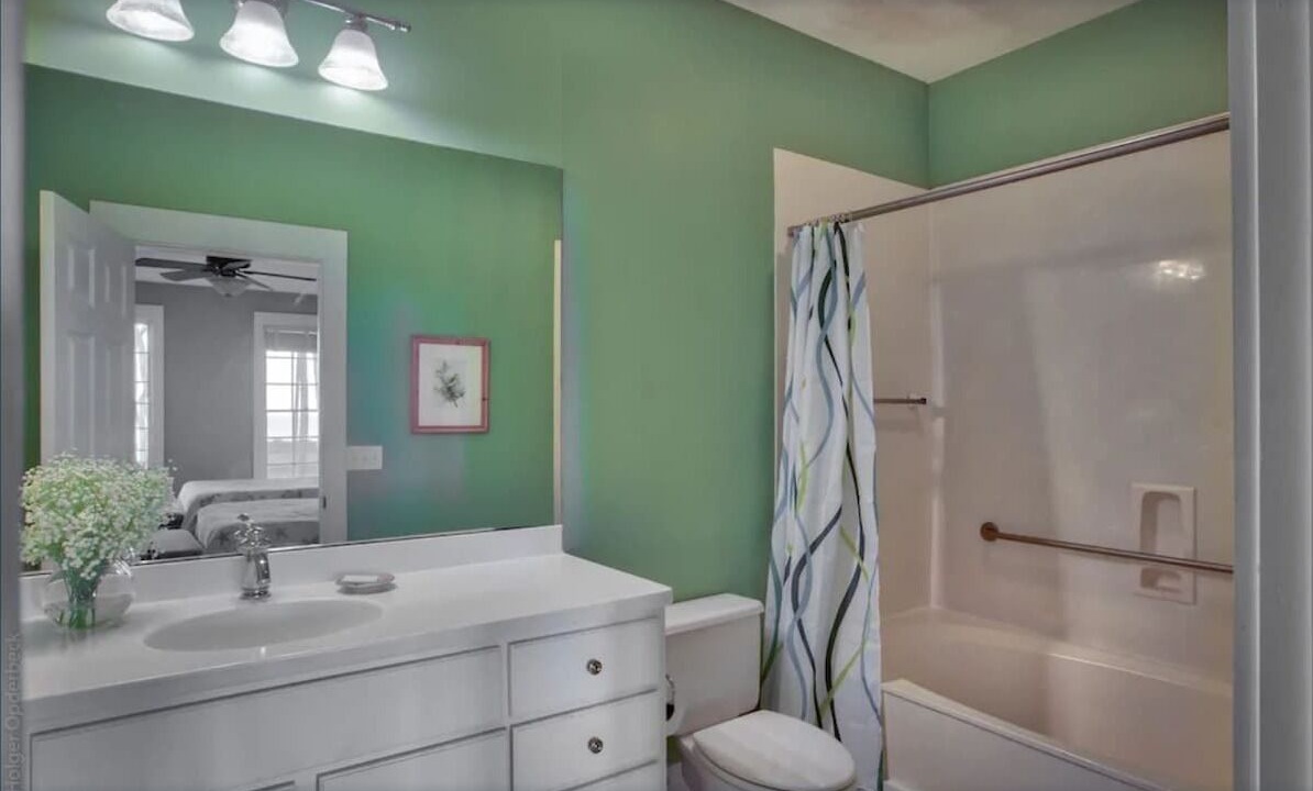 Photo of Bathroom in Melrose on the Beach