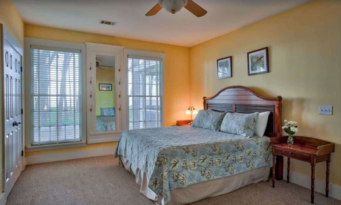 Photo of Bedroom in Melrose on the Beach