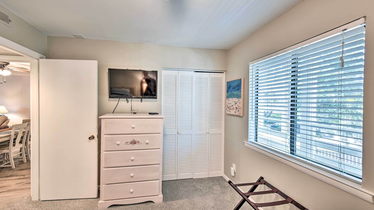 Photo of Livingroom in Folly Field