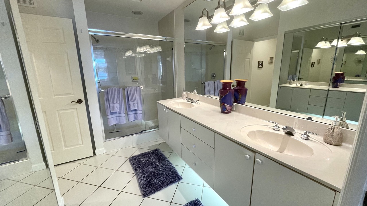Photo of Bathroom in Naples
