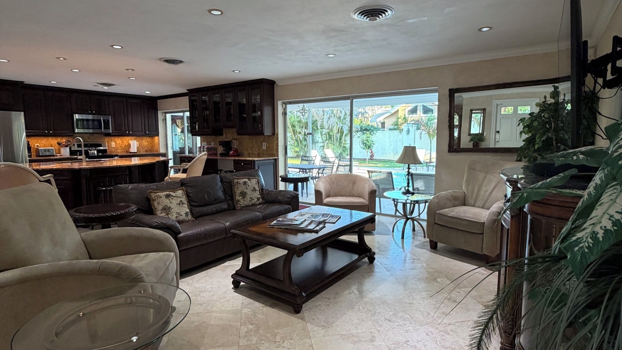 Photo of Livingroom in Central Beach