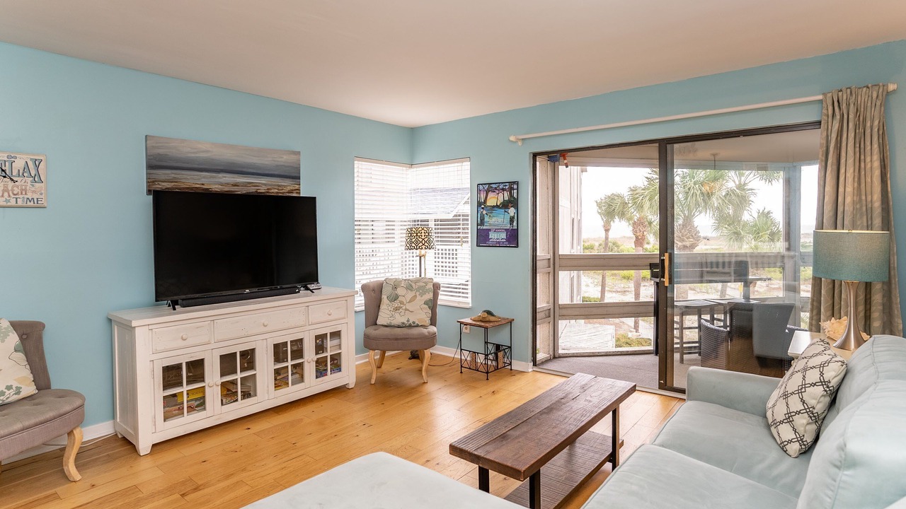 Photo of Livingroom in Oceanmarsh Subdivision