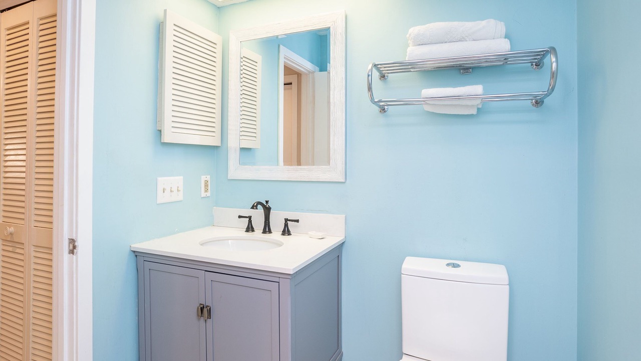 Photo of Bathroom in Oceanmarsh Subdivision