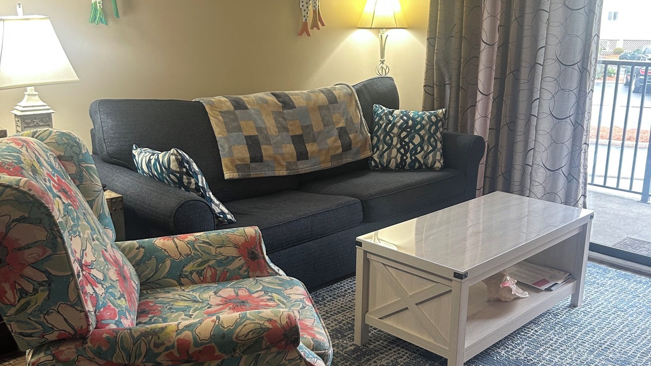 Photo of Livingroom in Folly Field