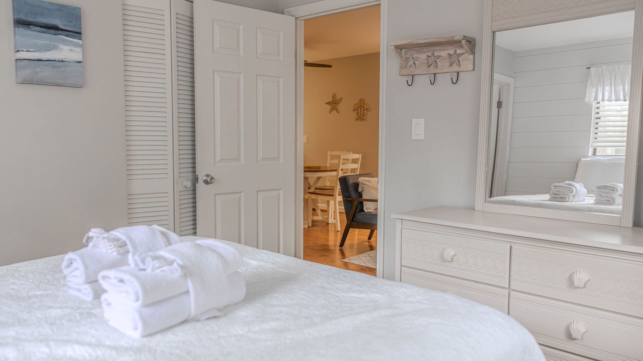 Photo of Bedroom in Folly Field