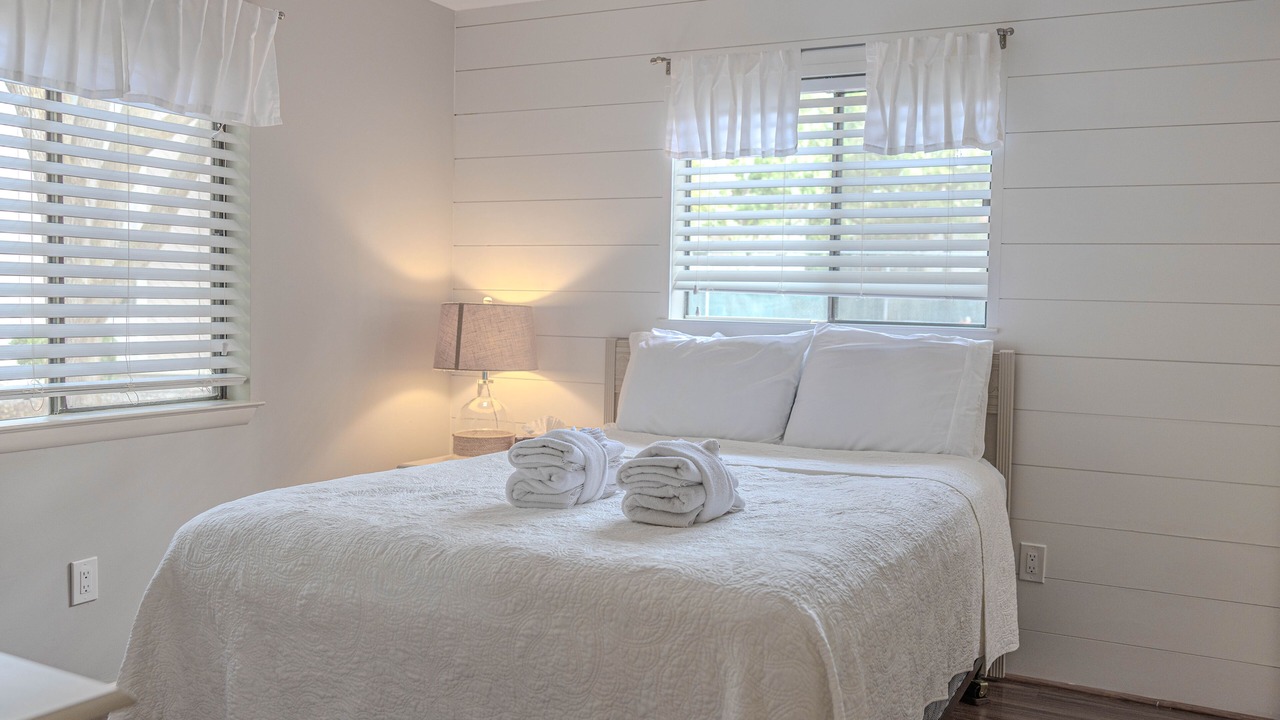Photo of Bedroom in Folly Field
