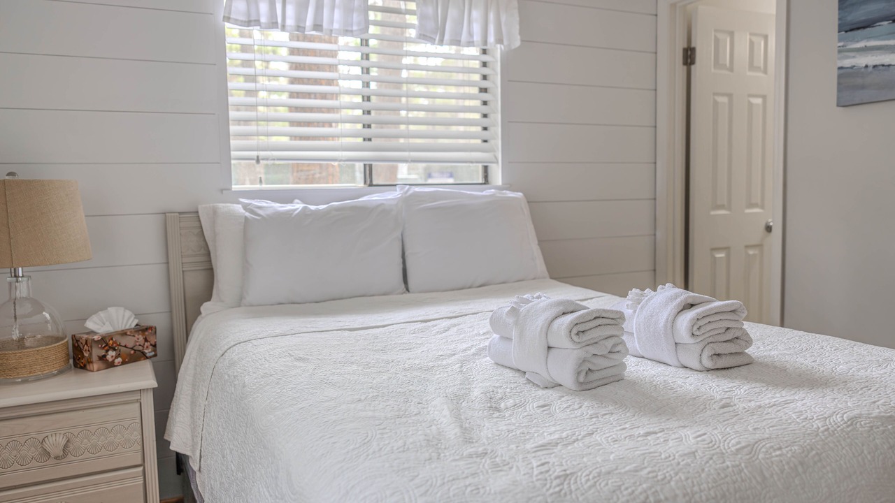 Photo of Bedroom in Folly Field