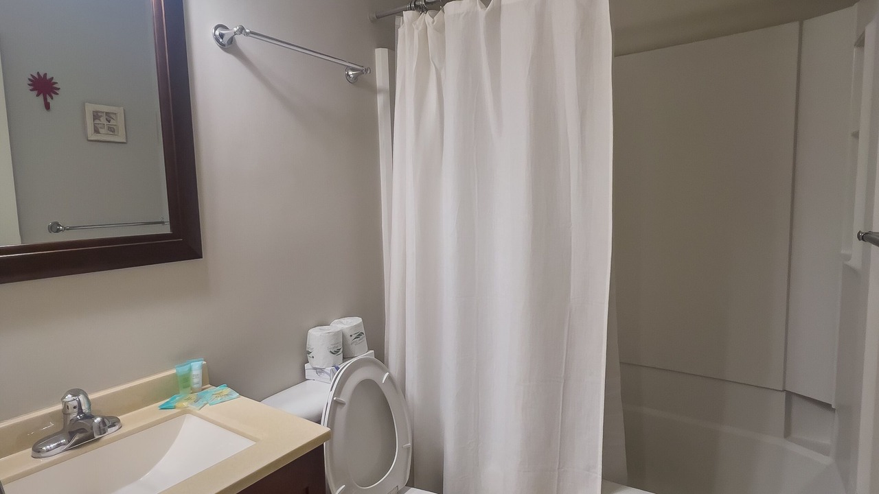 Photo of Bathroom in Folly Field