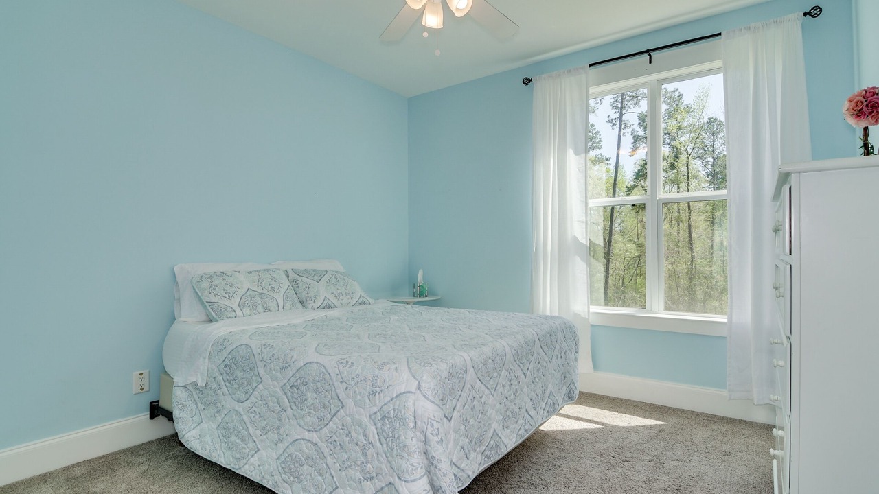 Photo of Bedroom in Appling