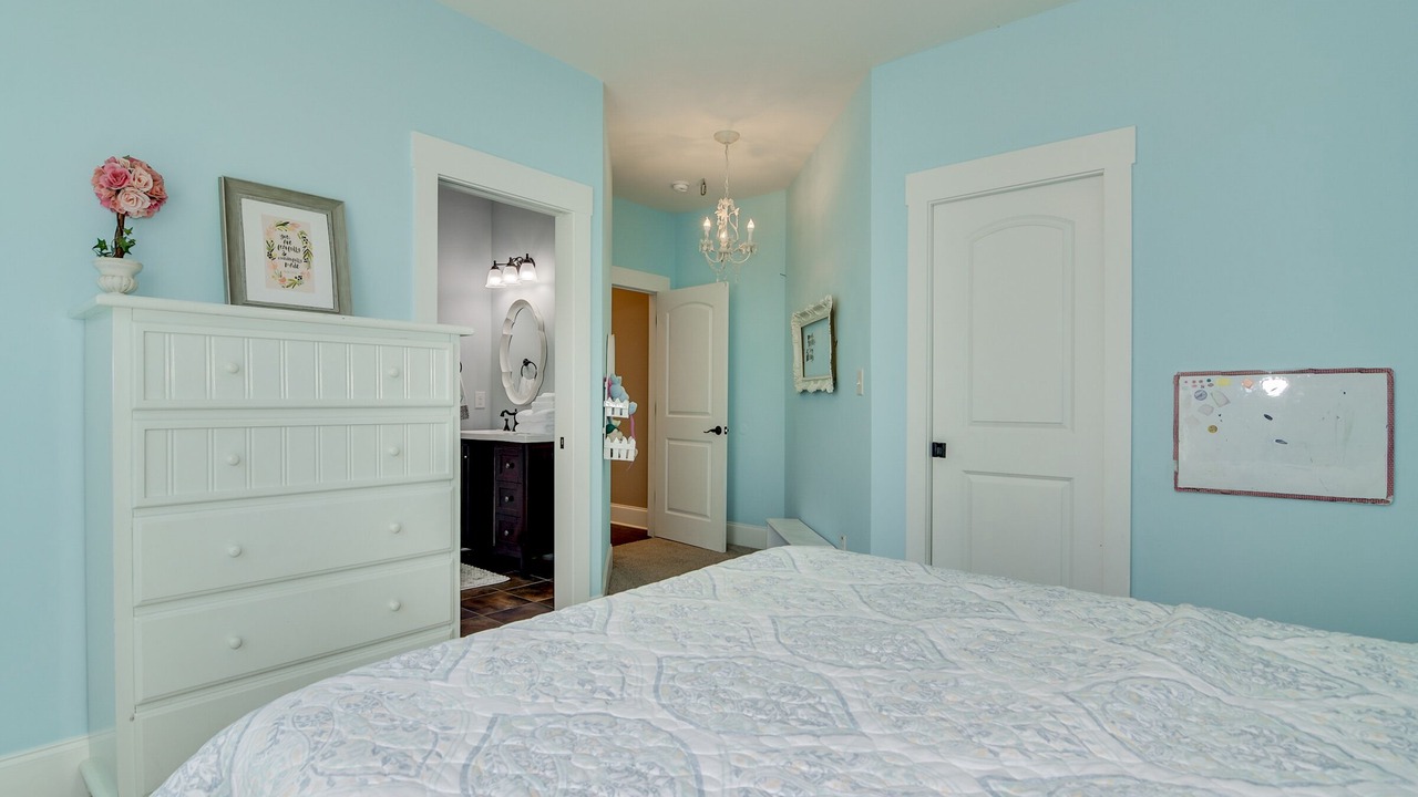 Photo of Bedroom in Appling