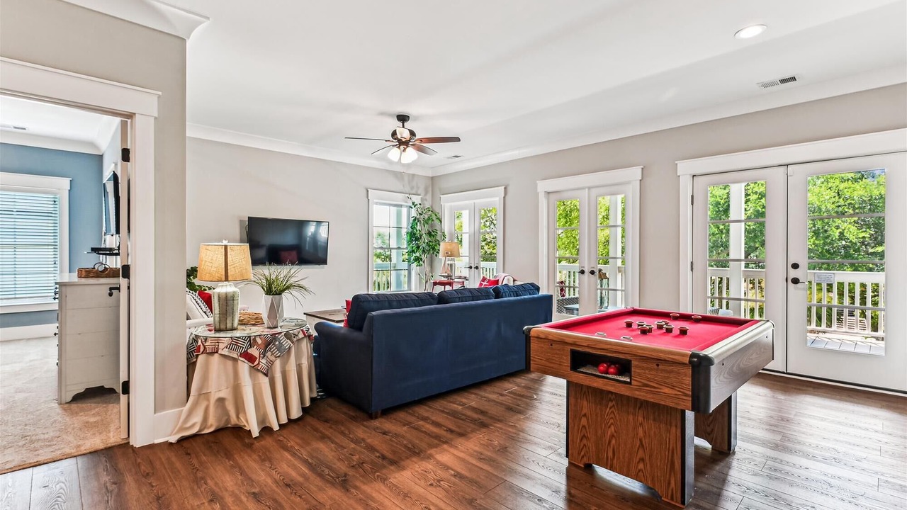 Photo of Livingroom in Folly Field
