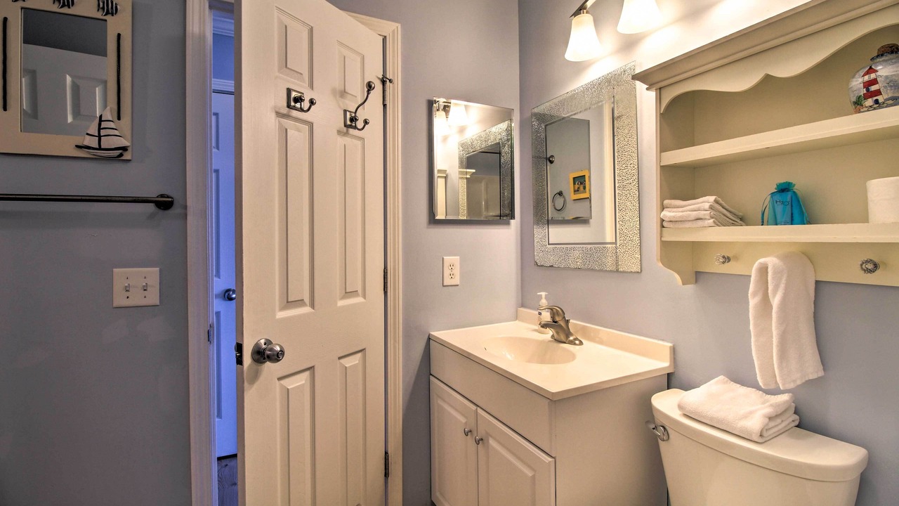 Photo of Bathroom in Folly Field