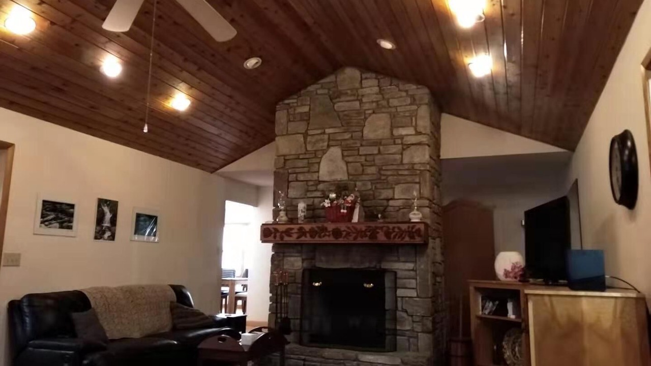 Photo of Livingroom in Pisgah Forest