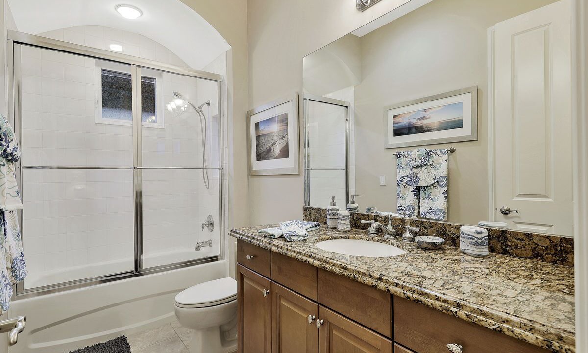 Photo of Bathroom in The Majors