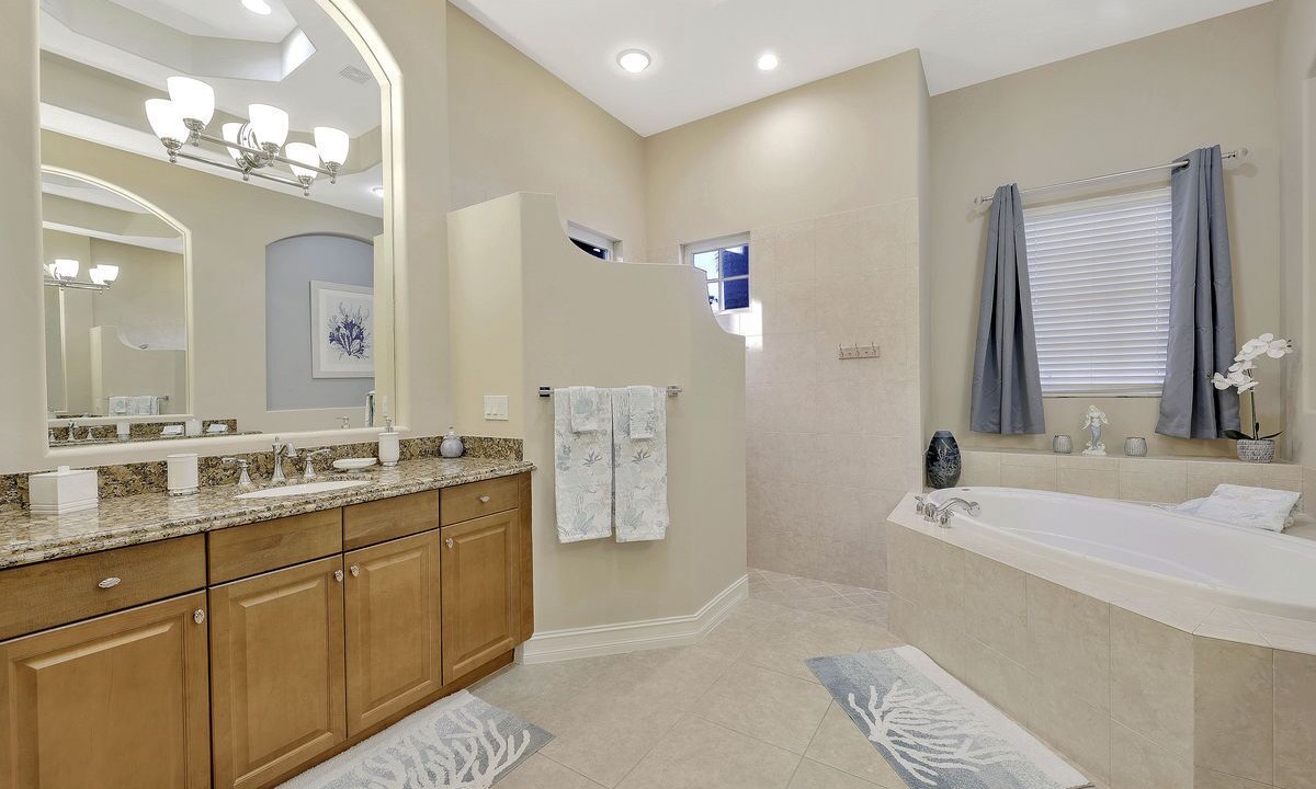 Photo of Bathroom in The Majors