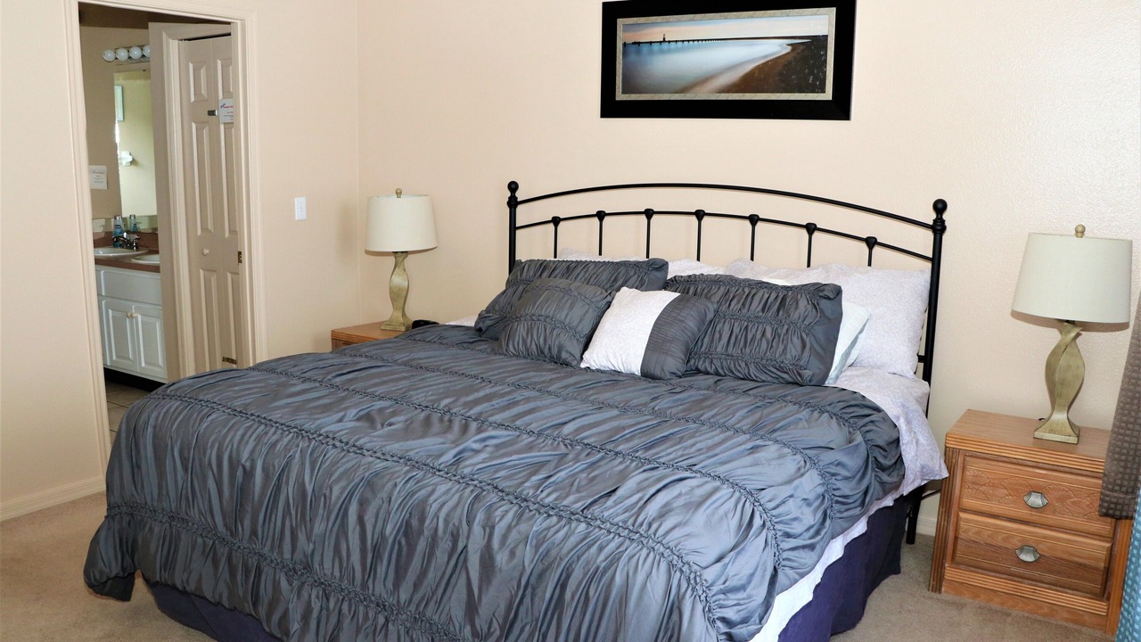 Photo of Bedroom in Sunset Lakes