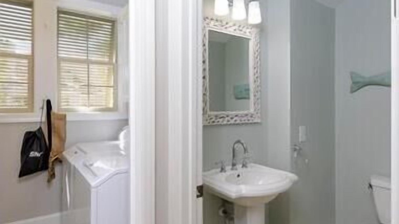 Photo of Bathroom in Folly Field