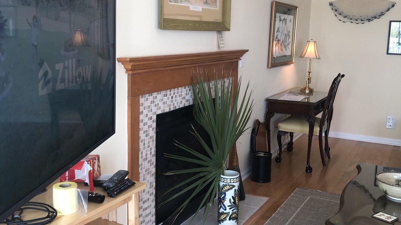 Photo of Livingroom in Port Royal Landing
