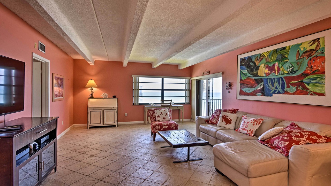 Photo of Livingroom in Central Beach