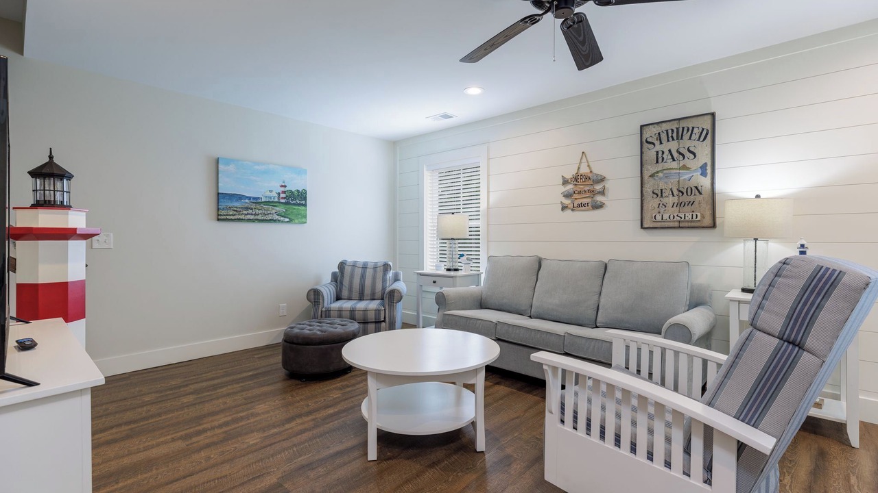 Photo of Livingroom in North Forest Beach