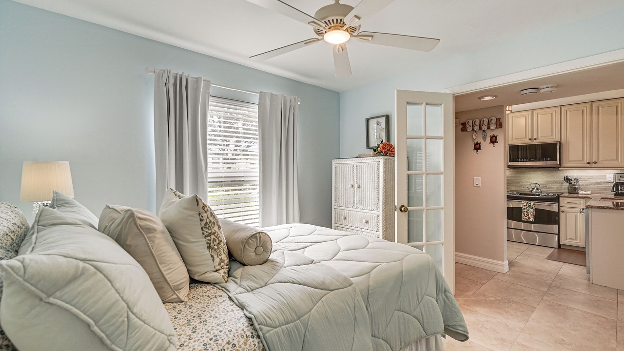 Photo of Bedroom in Hammock Bay