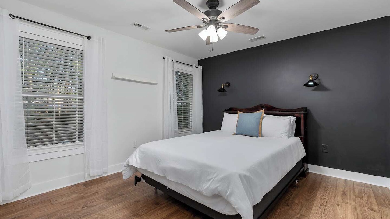 Photo of Bedroom in Central
