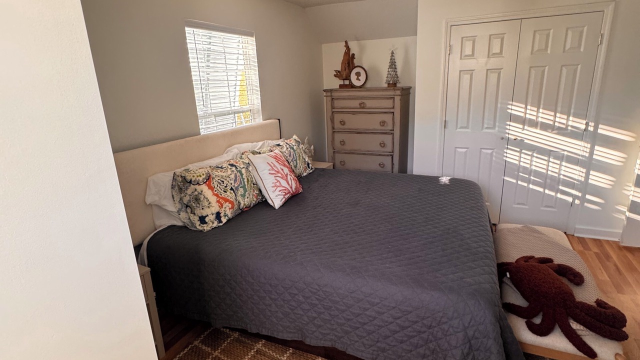 Photo of Bedroom in Midway
