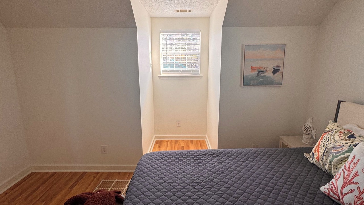 Photo of Bedroom in Midway