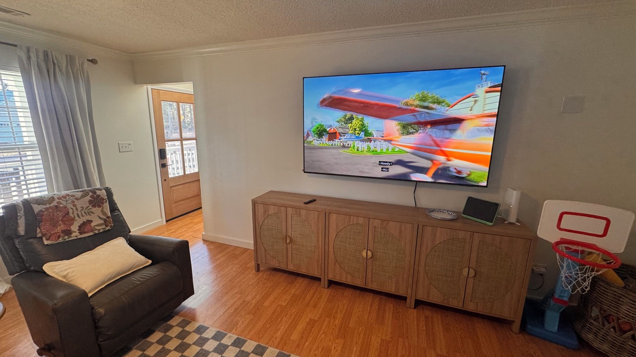 Photo of Livingroom in Midway