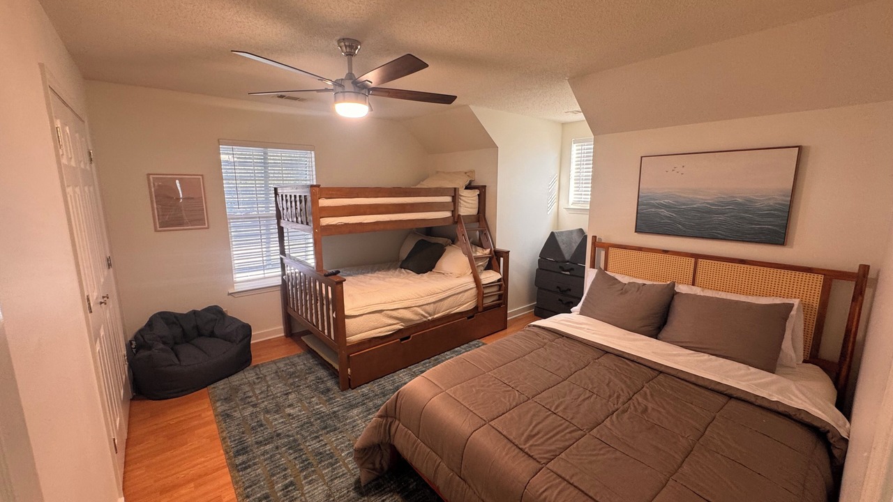 Photo of Bedroom in Midway