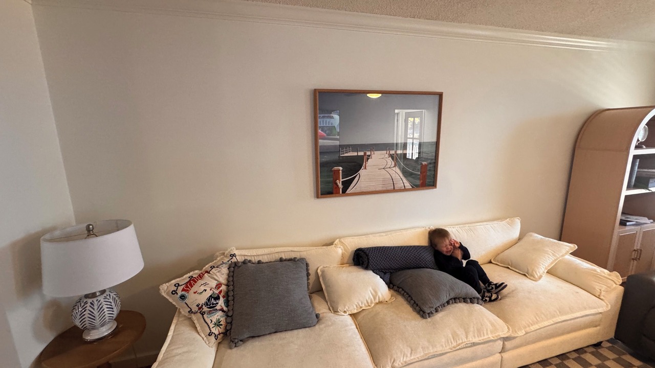 Photo of Livingroom in Midway