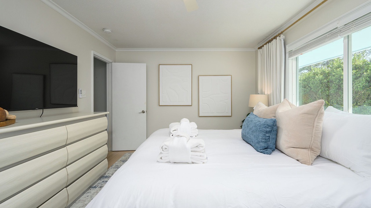 Photo of Bedroom in Folly Field