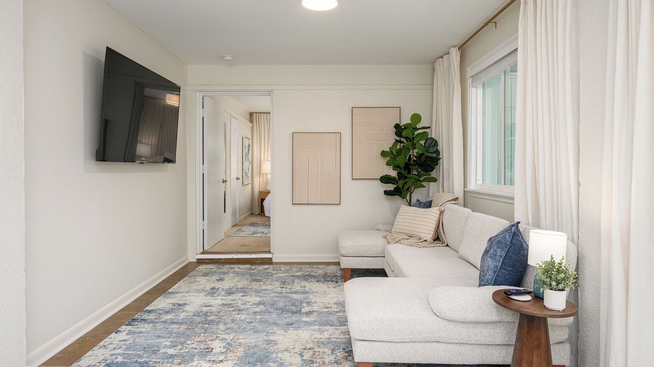 Photo of Livingroom in Folly Field