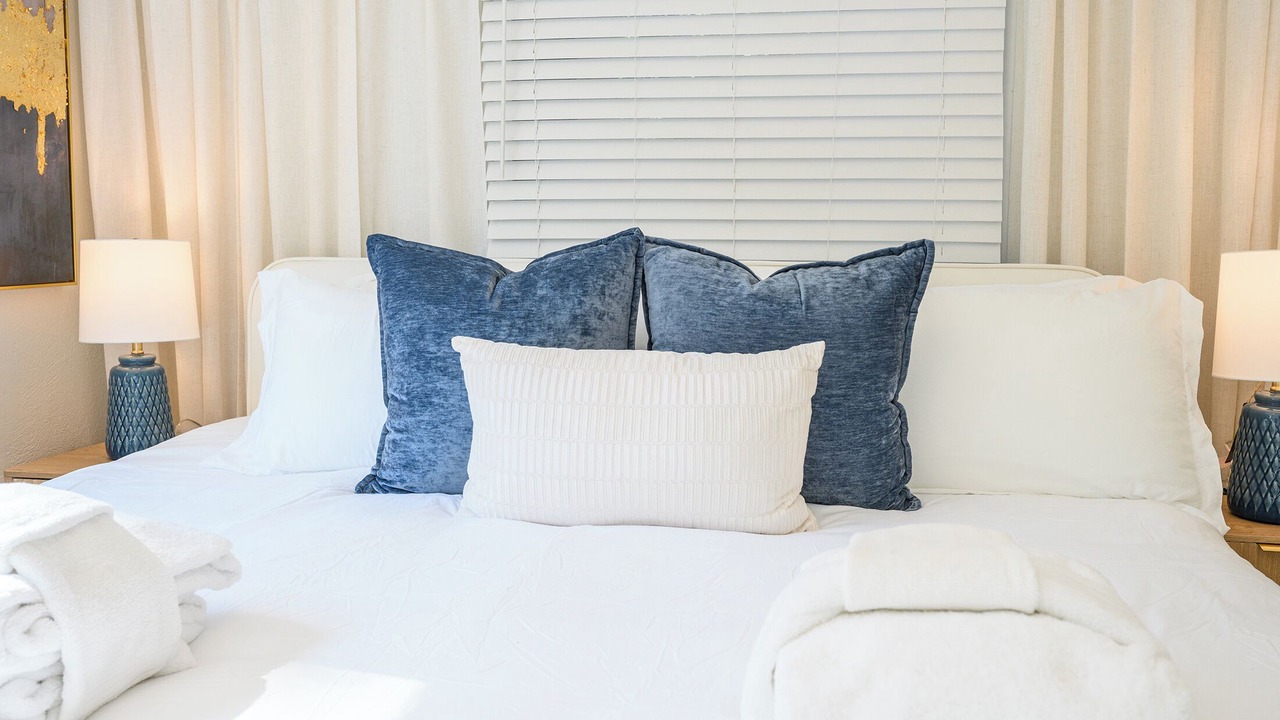 Photo of Bedroom in Folly Field