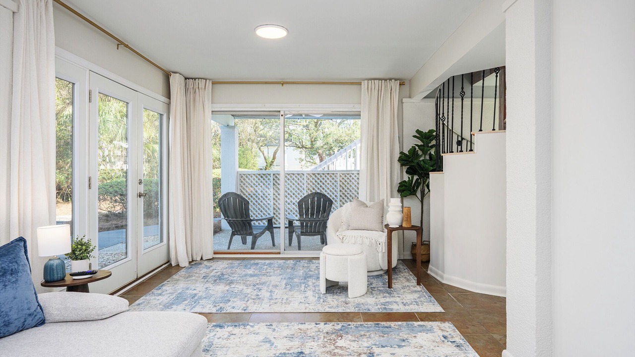 Photo of Livingroom in Folly Field