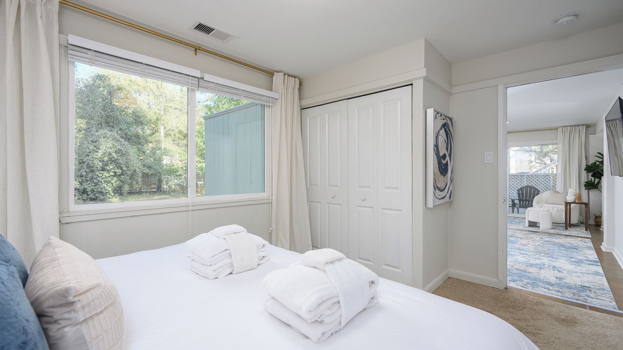 Photo of Bedroom in Folly Field