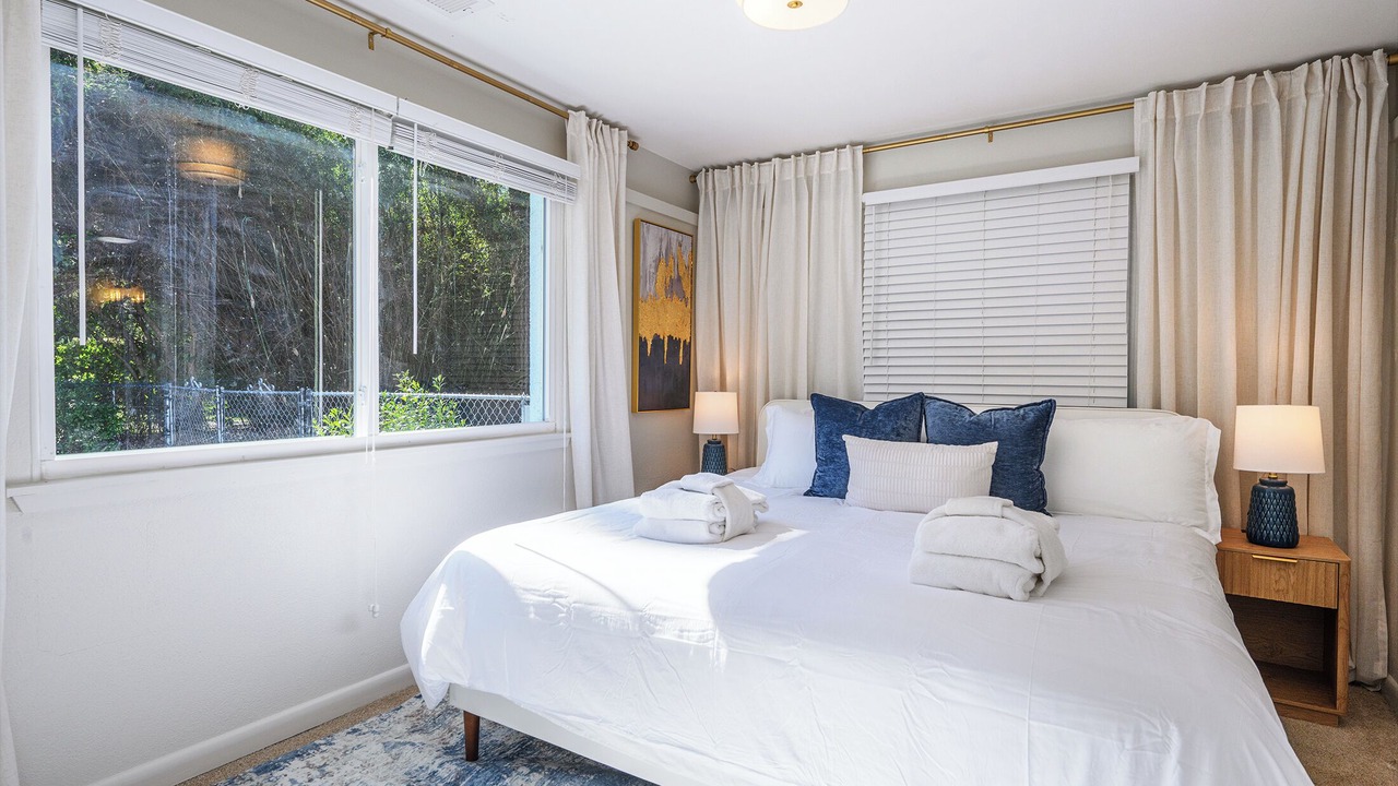 Photo of Bedroom in Folly Field