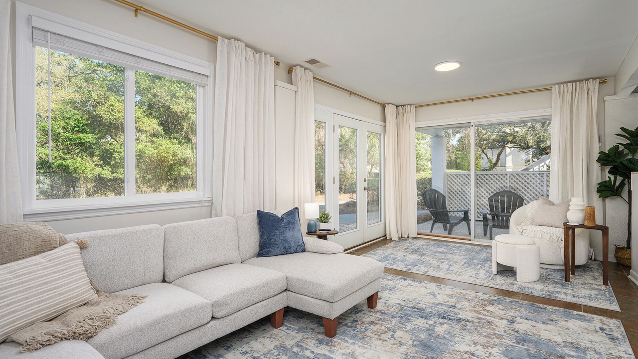 Photo of Livingroom in Folly Field