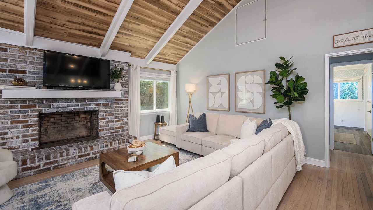 Photo of Livingroom in Folly Field