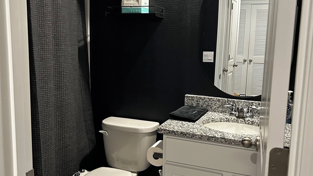 Photo of Bathroom in Peach Orchard