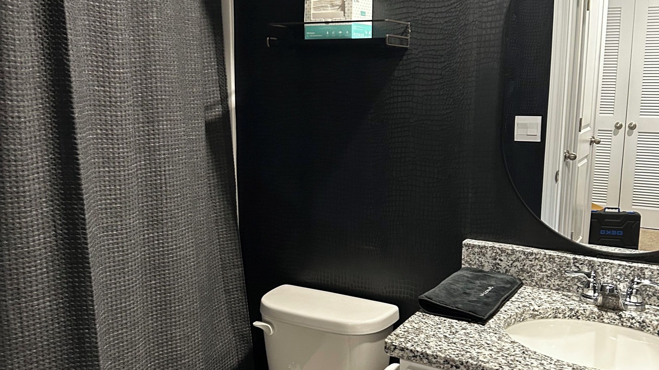 Photo of Bathroom in Peach Orchard