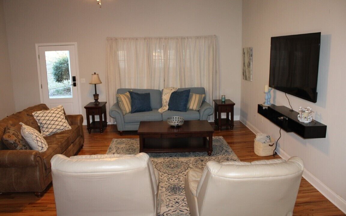 Photo of Livingroom in Seneca