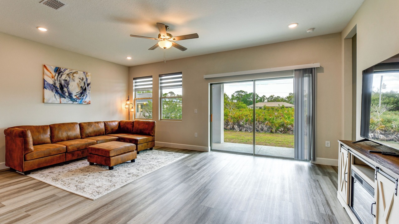 Photo of Livingroom in North Port