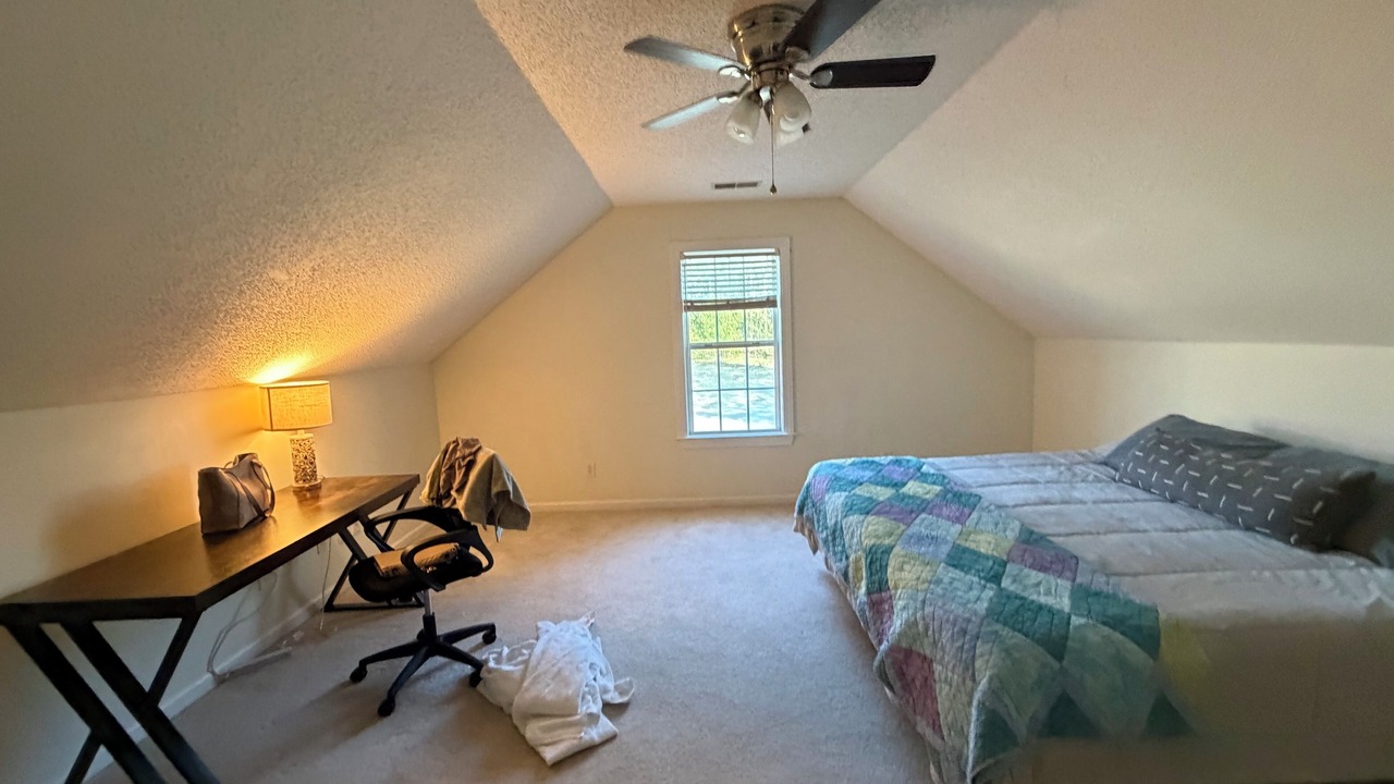 Photo of Bedroom in Huntcliff