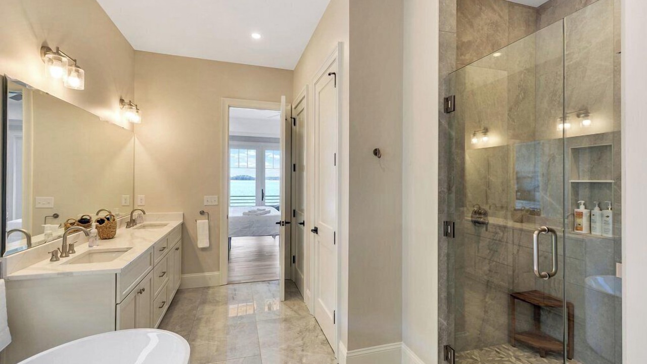 Photo of Bathroom in Seneca