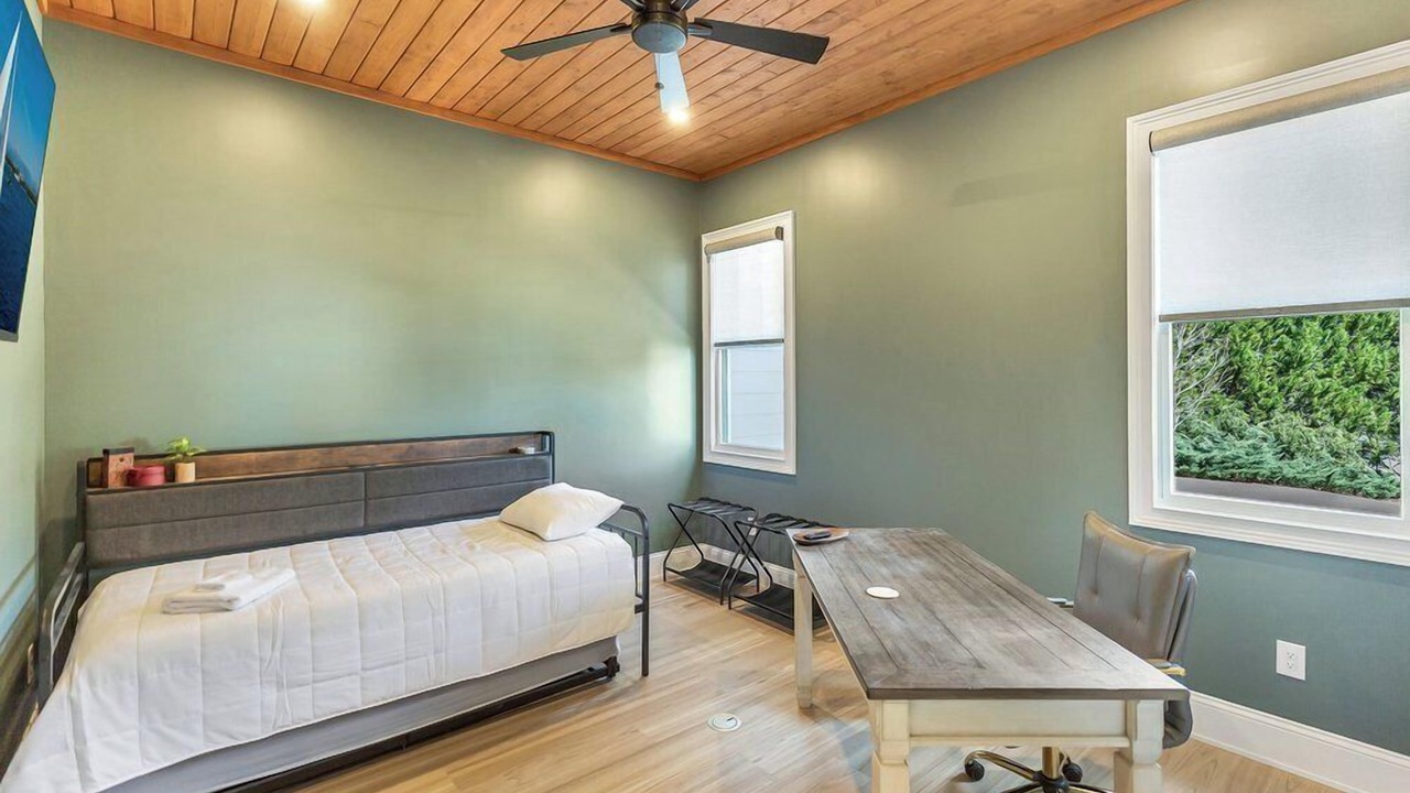 Photo of Bedroom in Seneca
