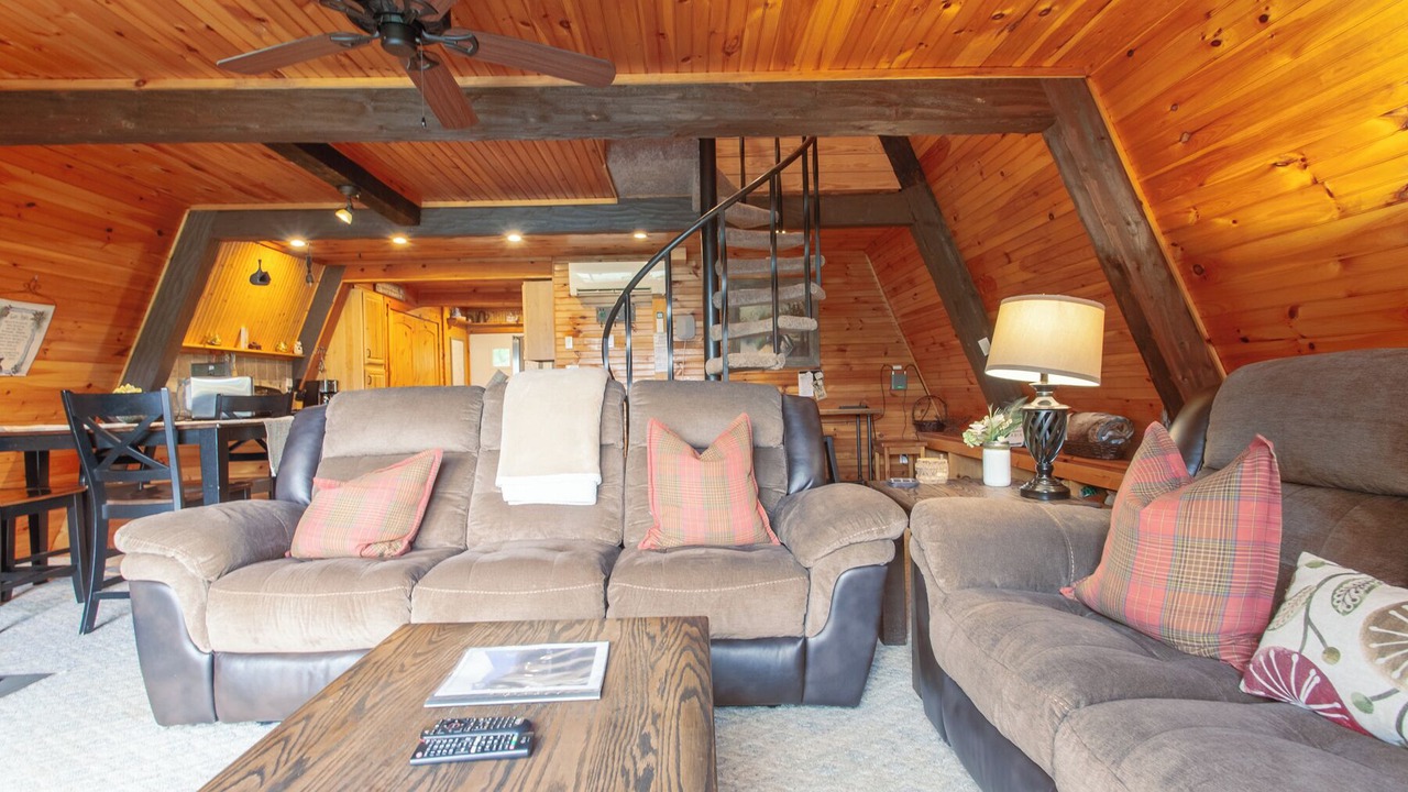 Photo of Livingroom in Robbinsville